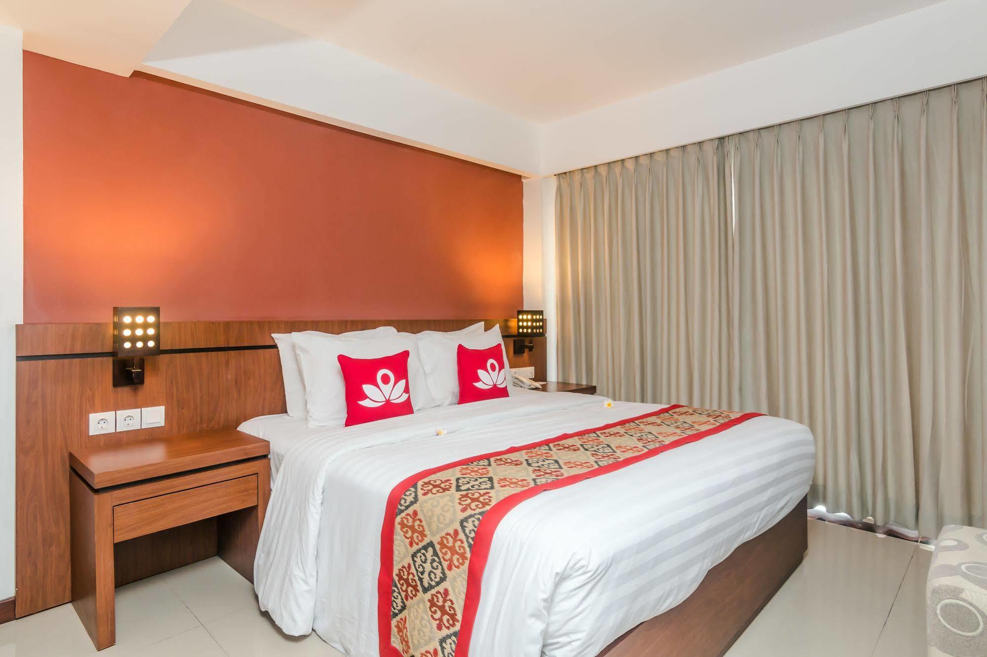 Zen Rooms Seminyak Pangkung Sari Esterno foto